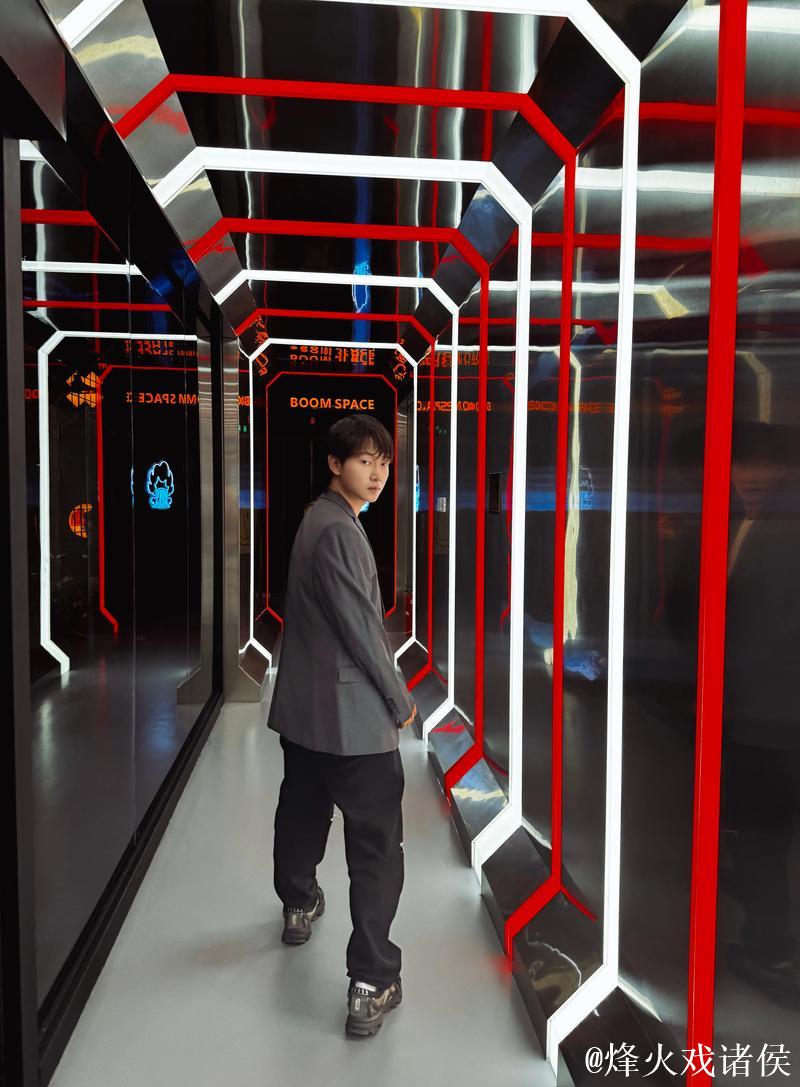 Fly在AG直播：过几天狼队会叫人来帮拍视频，狼队菲姐帮了很多